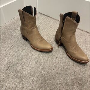 Lane plain Jane booties butterscotch size 7